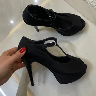 کفش پاشنه بلند