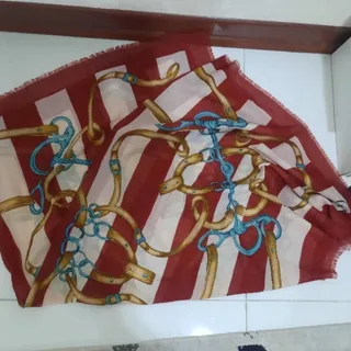 روسری نخی زرشکی