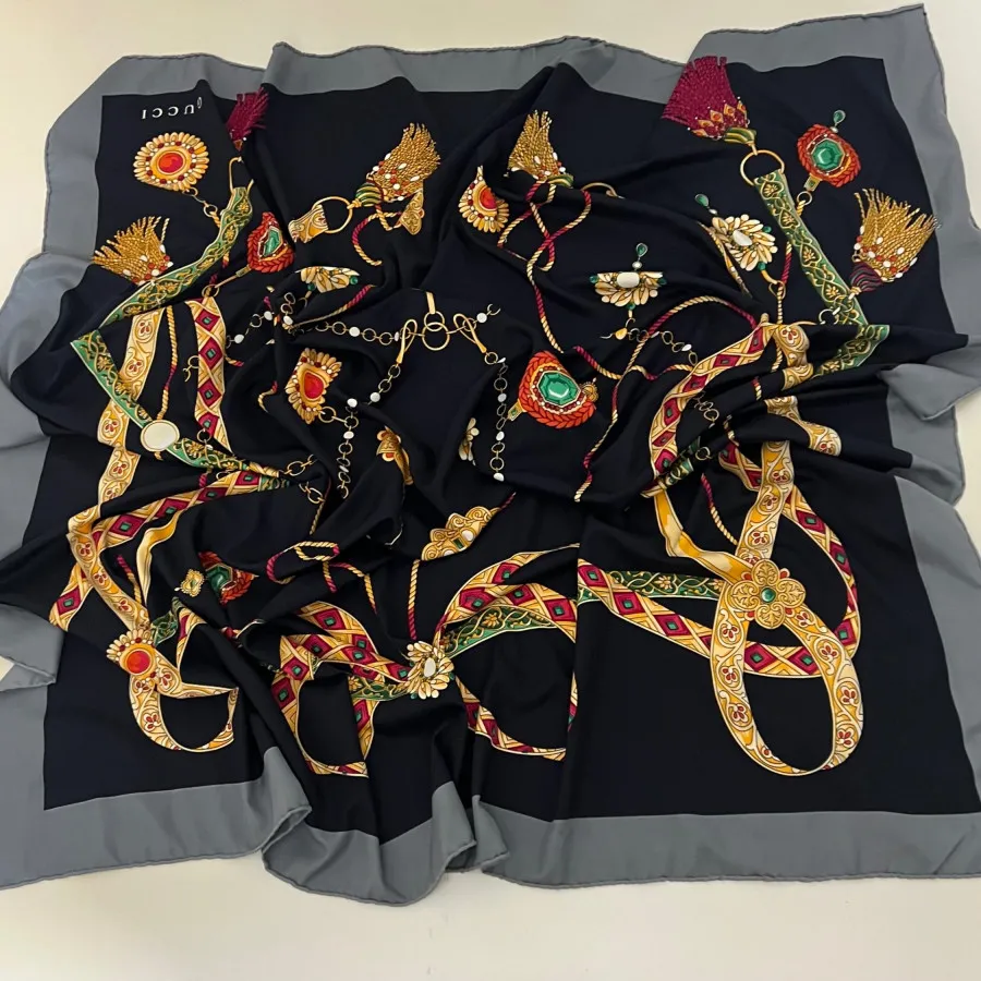 روسری گوچی