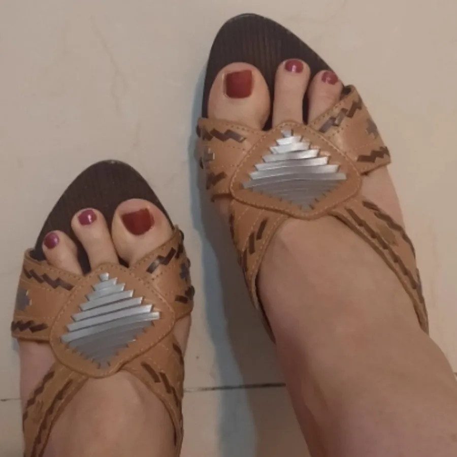 صندل زنانه برند آلدو