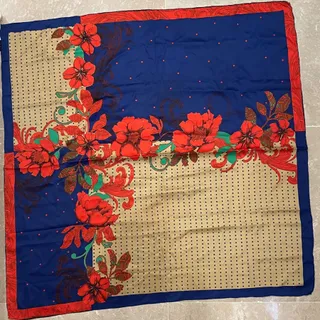 روسری ساتن دور دست دوز