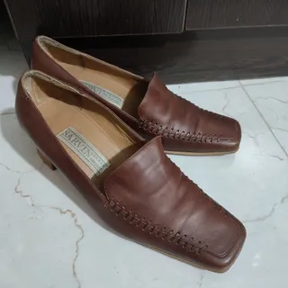 کفش چرم زنانه