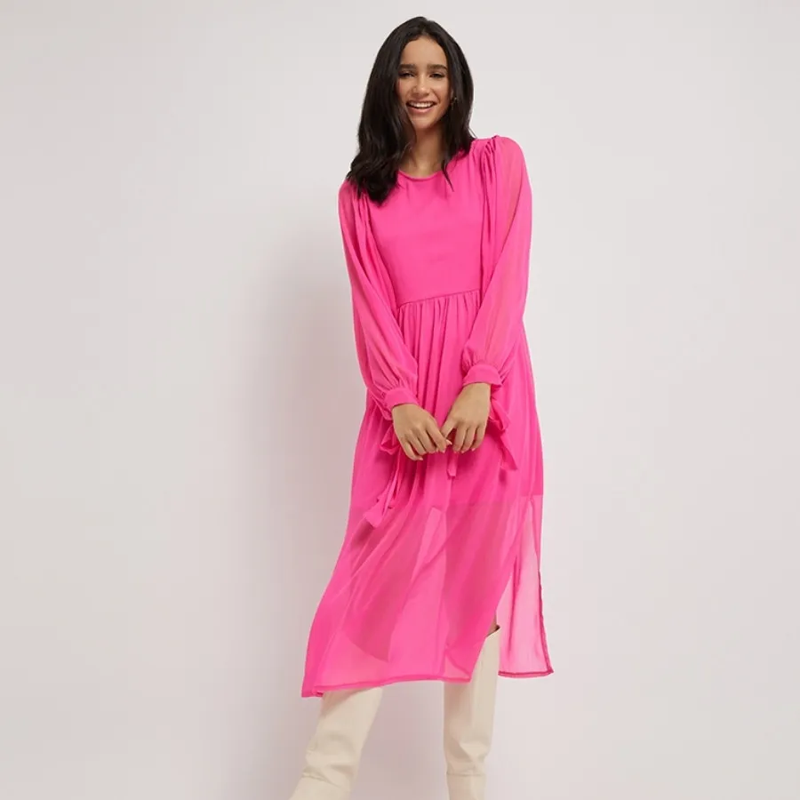 پیراهن حریر صورتی