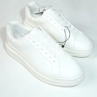 کفش اسپرت برشکا سفید