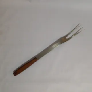 چنگال بزرگ دسته چوبی