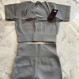 ست شورتک و نیمتنه