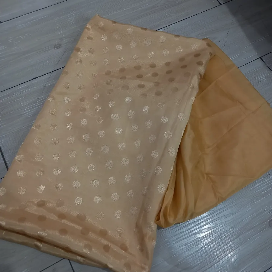 پارچه لباسی ساتن براق