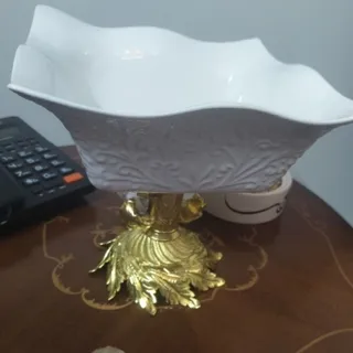 ظرف پذیرایی پایه دار
