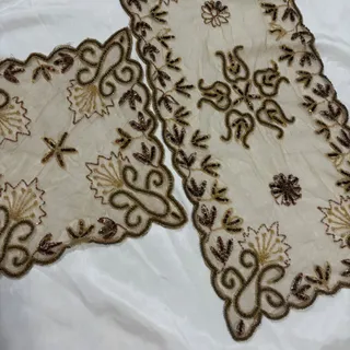 رومیزی منجوق دوزی