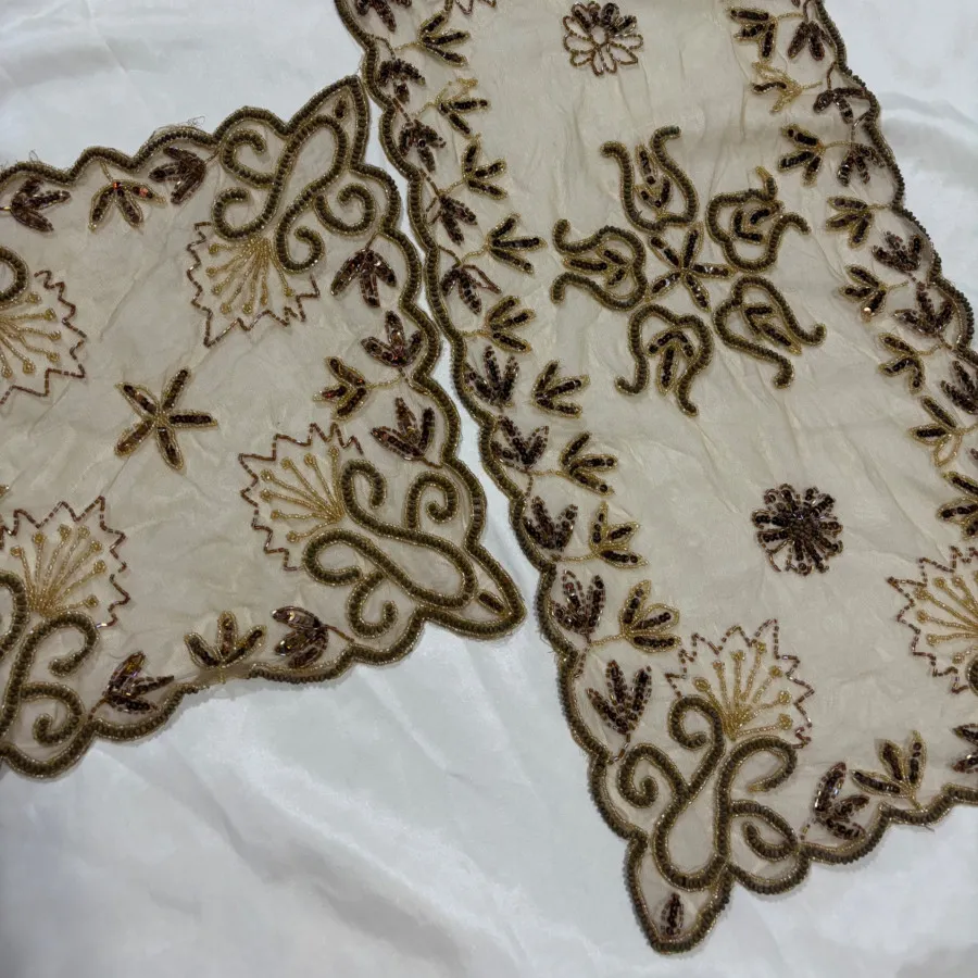 رومیزی منجوق دوزی