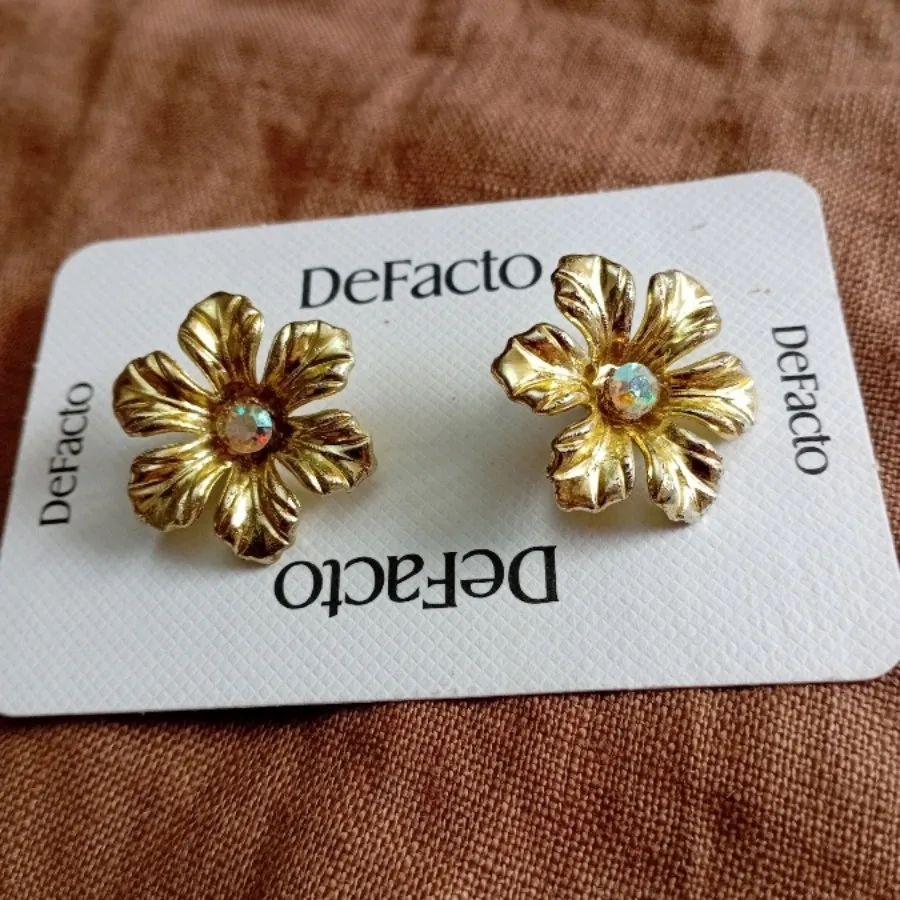 گوشواره Defacto