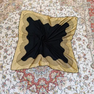 روسری ساتن