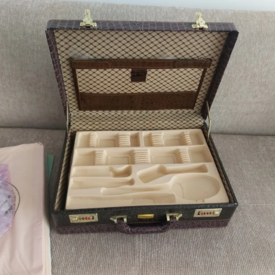 چمدان سرویس قاشق چنگال
