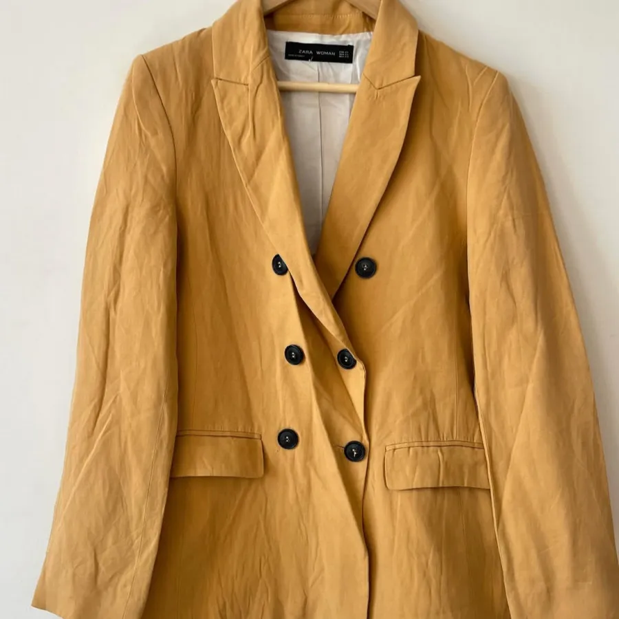 کت لینن زارا