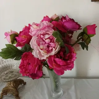 گل و  گلدان باهم