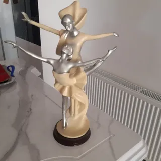 مجسمه  باله
