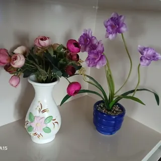 گل و گلدان