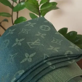 شال لمه LV