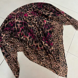 روسری پلنگی‌دور دست دوز