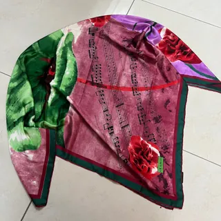 روسری ابریشم دور دست‌دوز