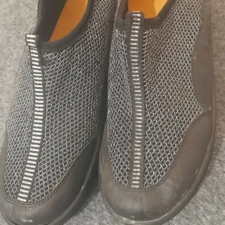 کفش پیاده روی لژ دار