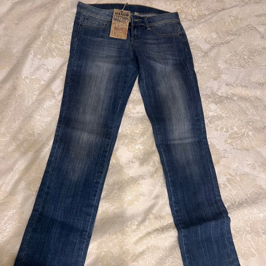 شلوار جین منگو