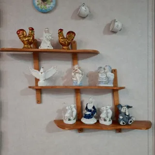 تاقچه چوبی