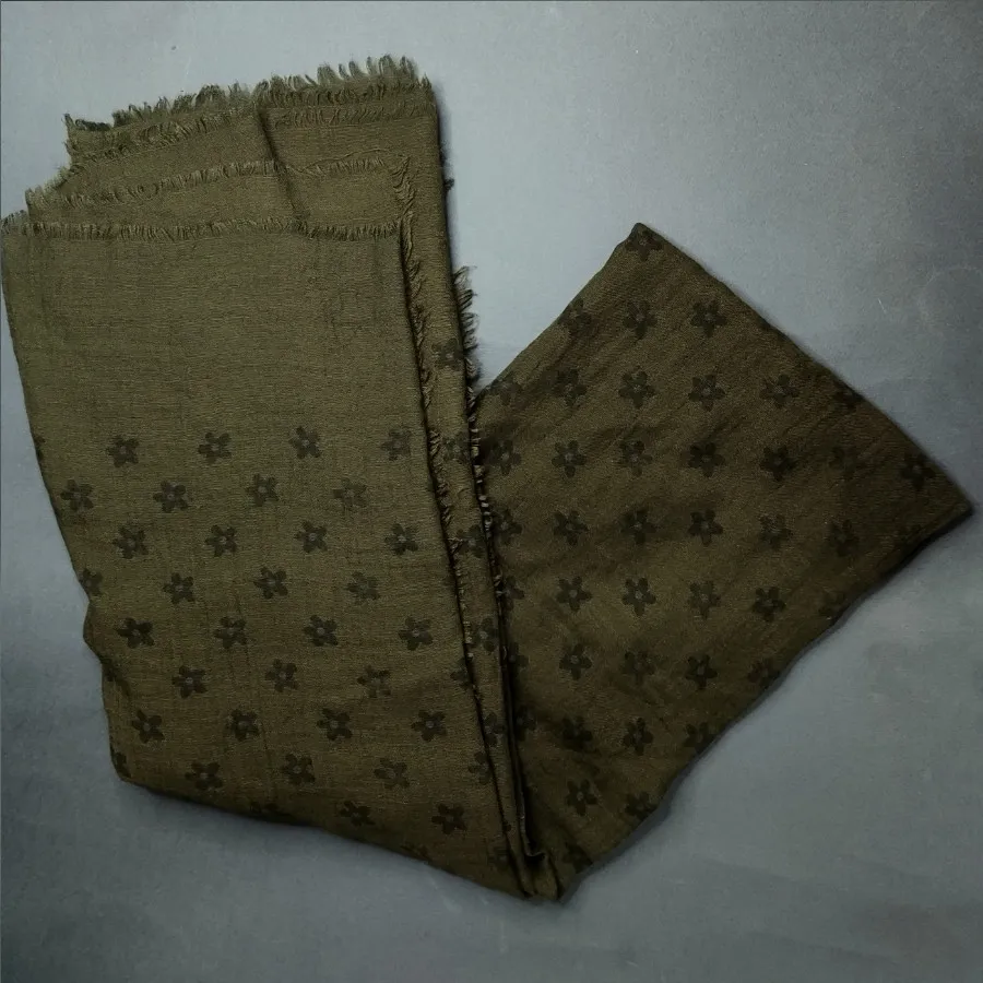 روسری نخی قواره دار