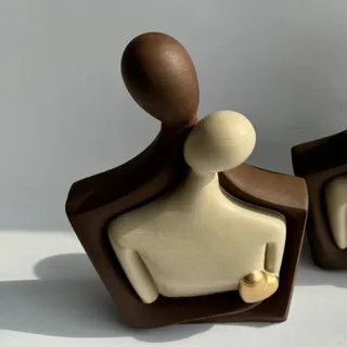 مجسمه ی همدم