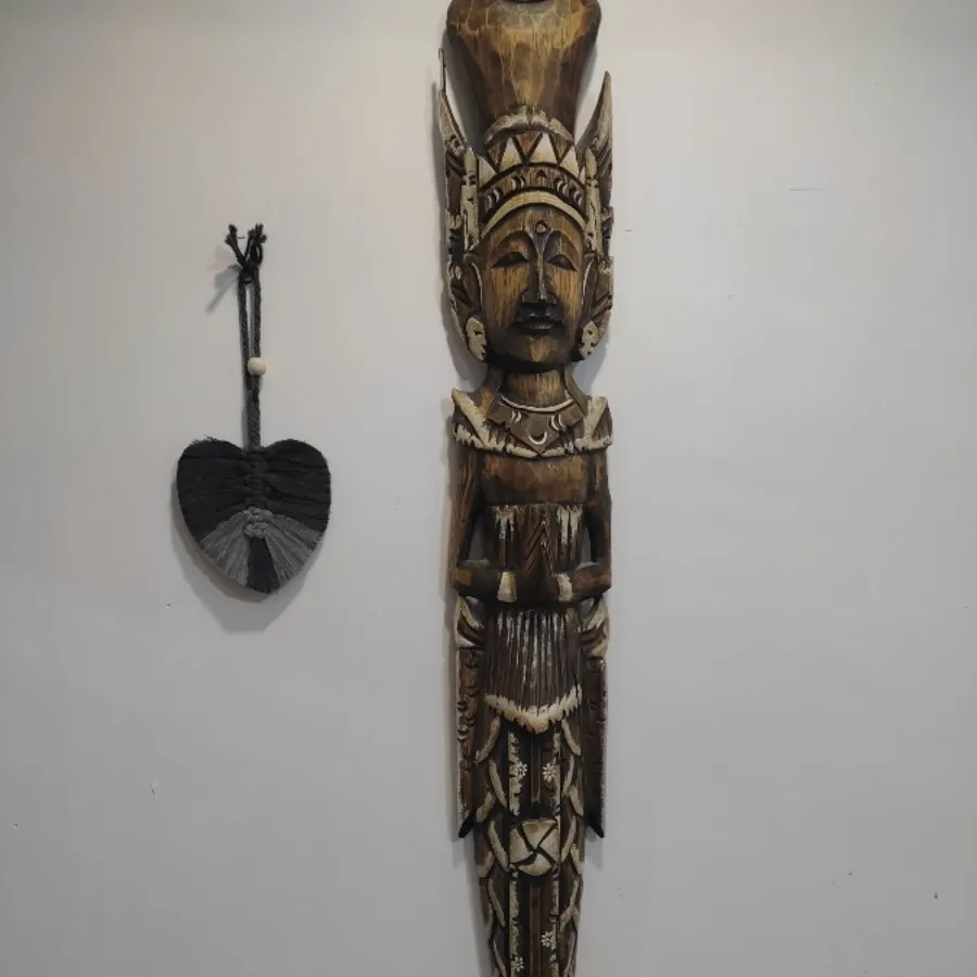 دیوارکوب چوبی