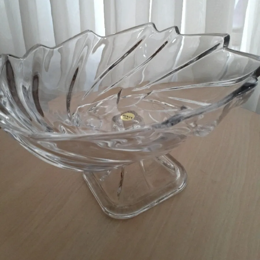 میوه خوری پایه دار سوگا
