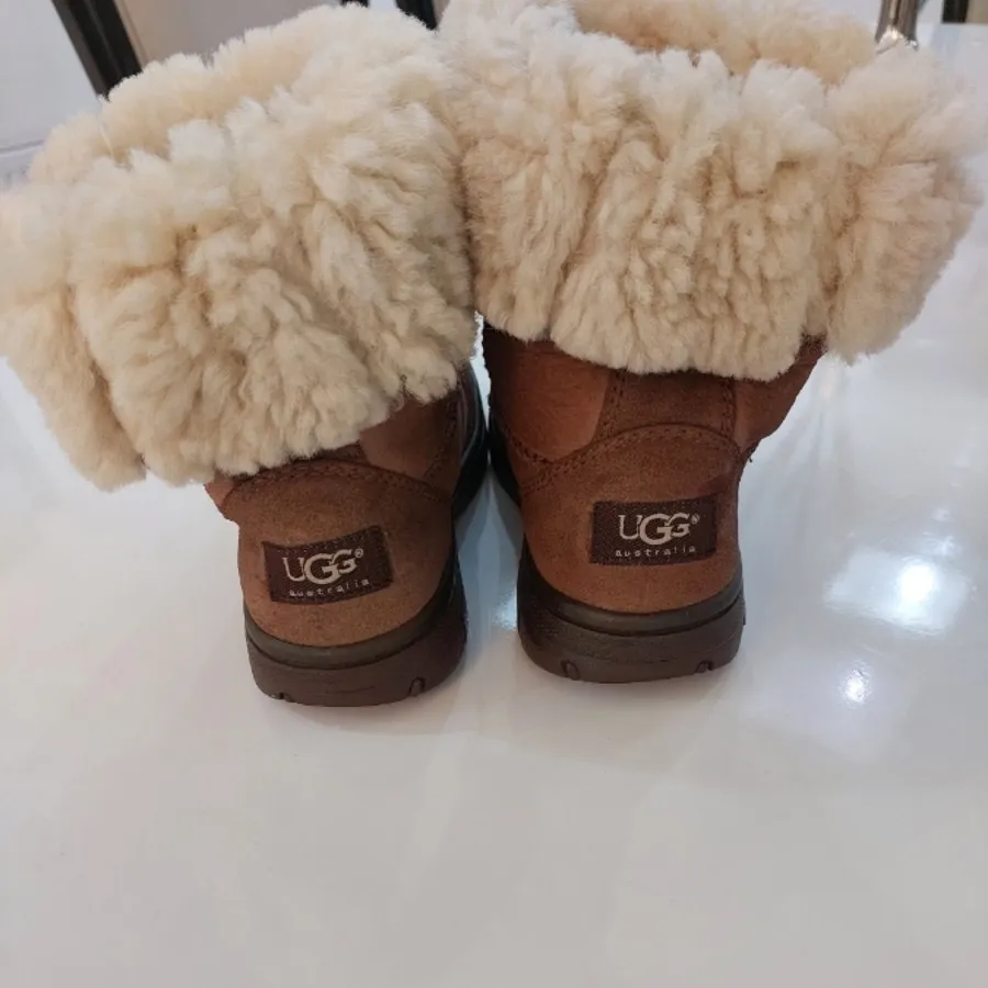 بوت برند UGG