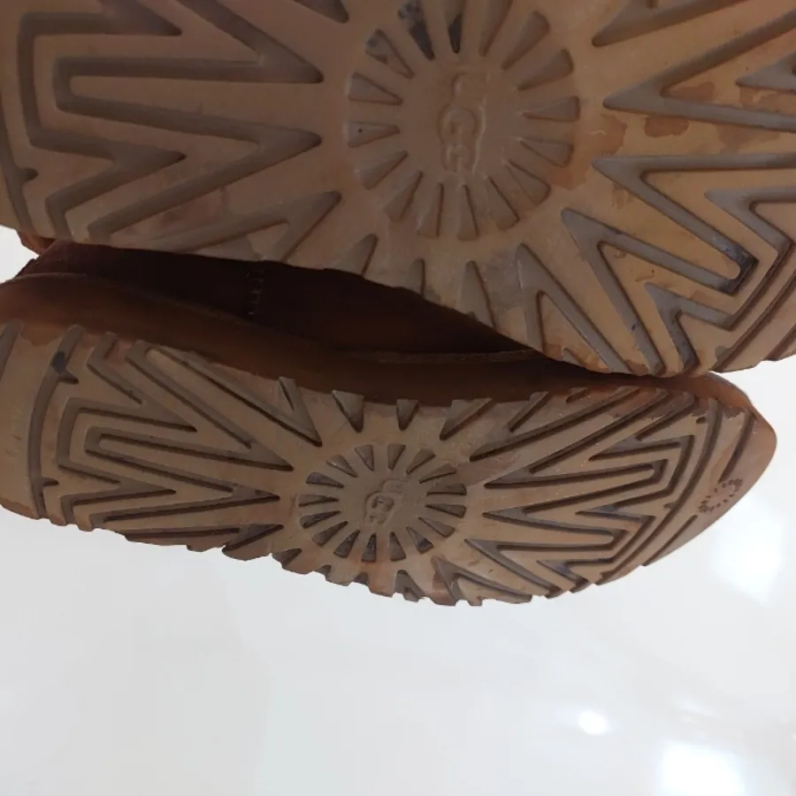 بوت برند UGG