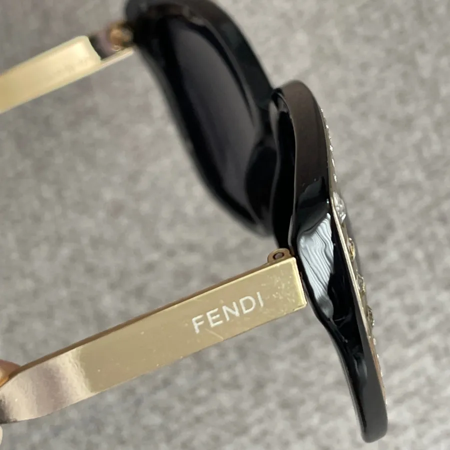 عینک آفتابی fendi