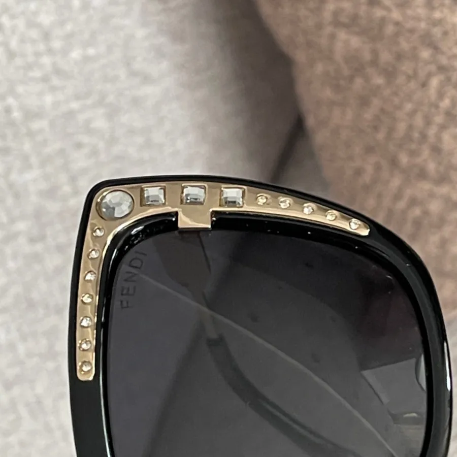 عینک آفتابی fendi