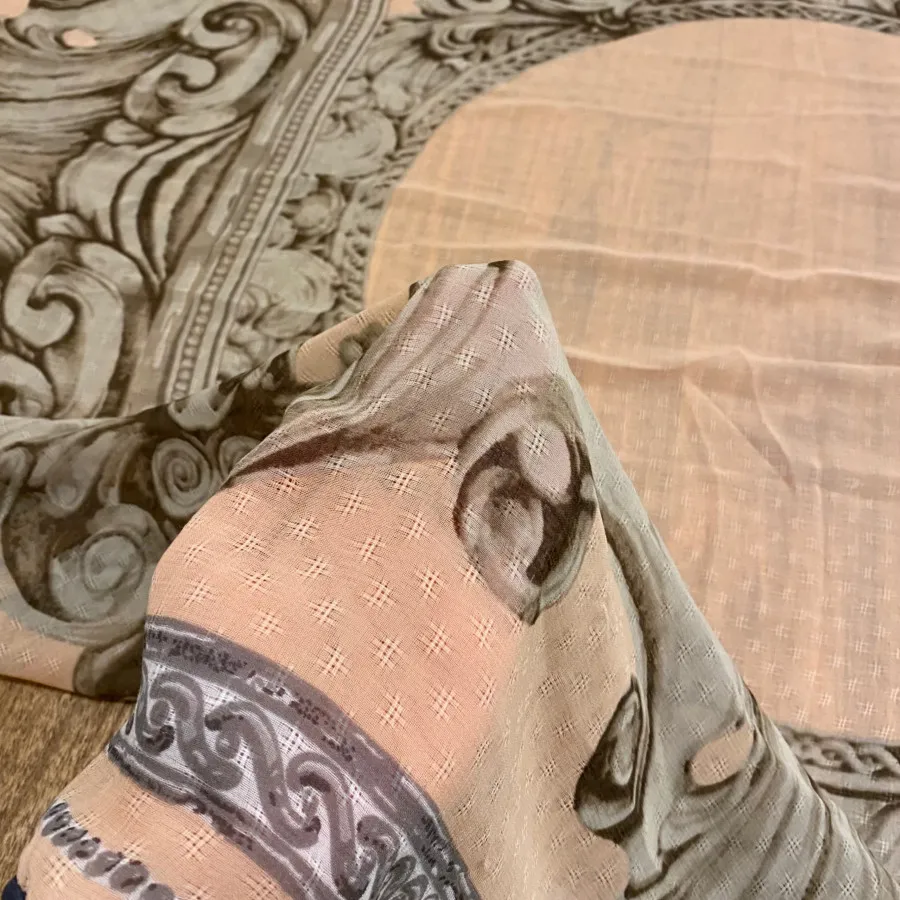 روسری زنانه