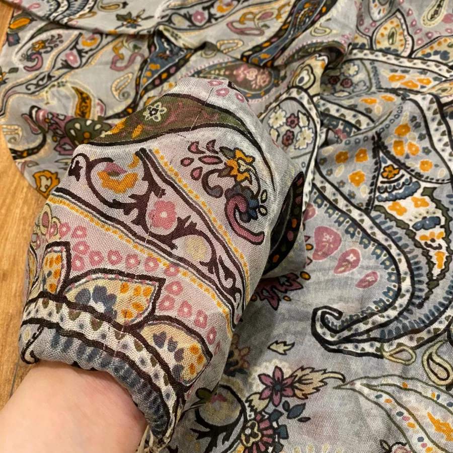 شال طرحدار مارک تی تی