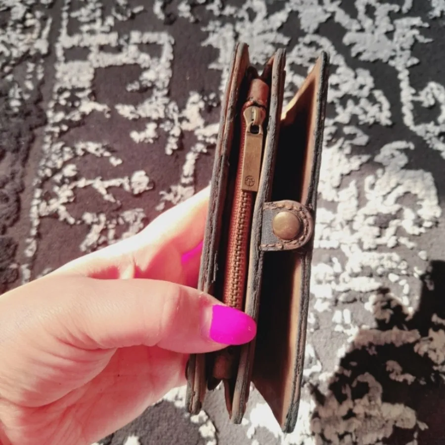 کیف پول چرم دباغی نشده