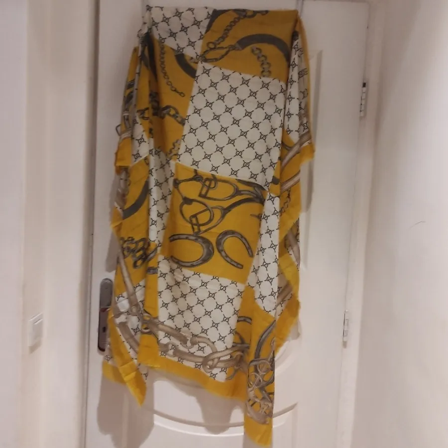 روسری نخی قواره بزرگ