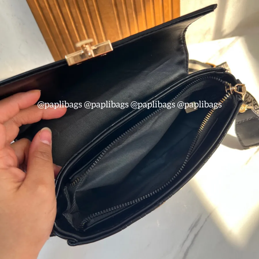کیف روزمره پاسپورتی