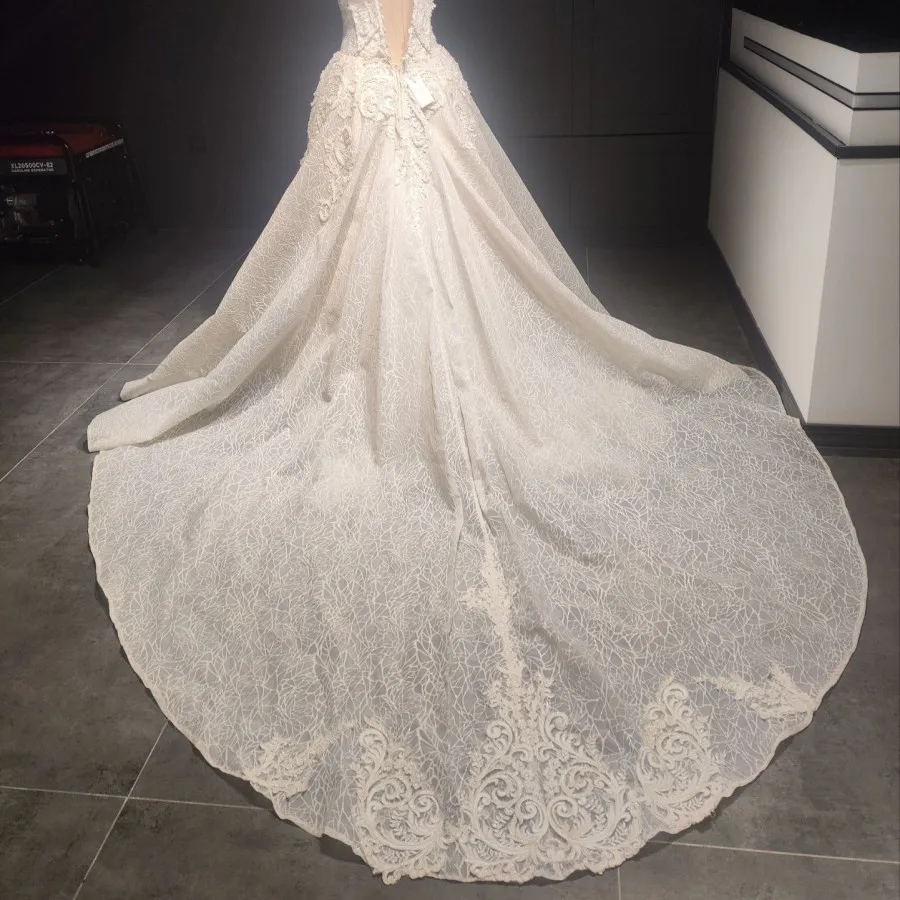 لباس عروس مهره دوزی شده
