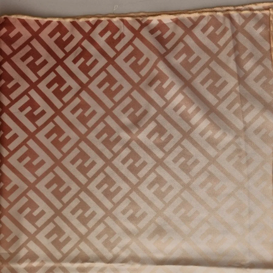 روسری فندی