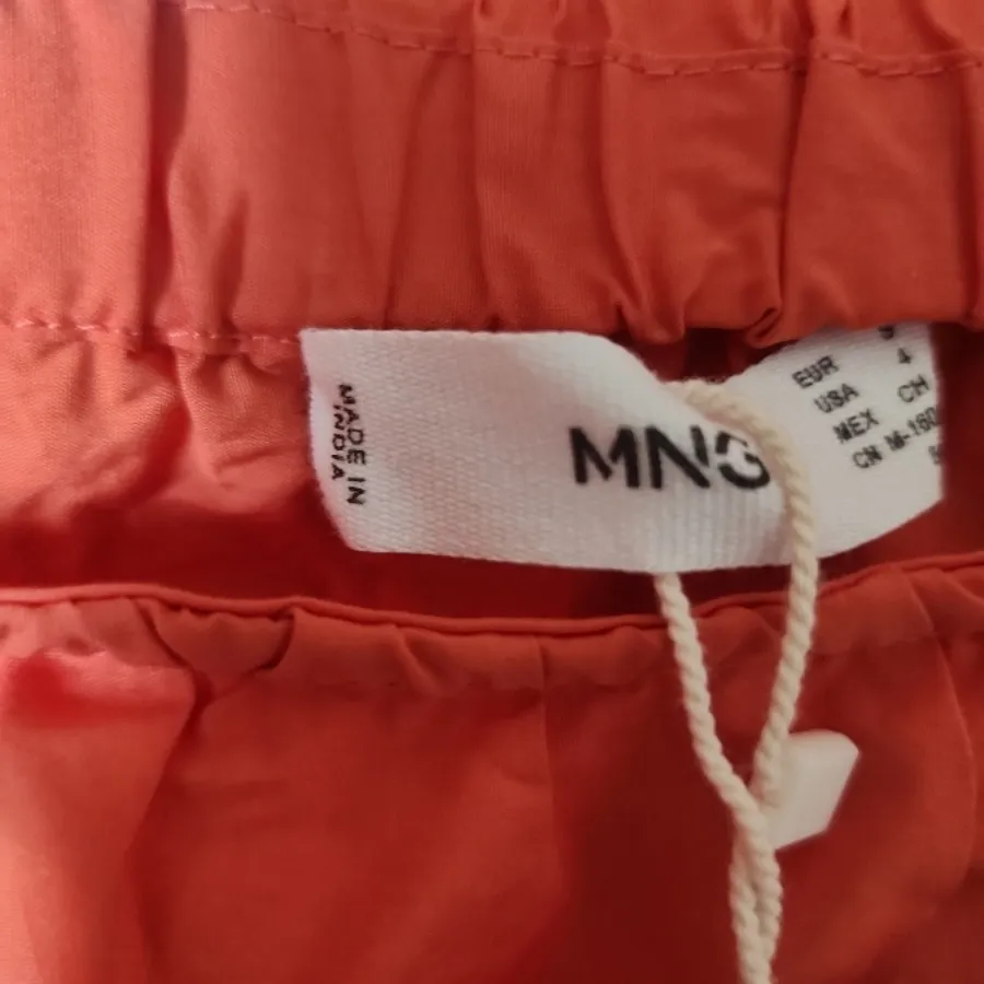 تاپ نخیMango