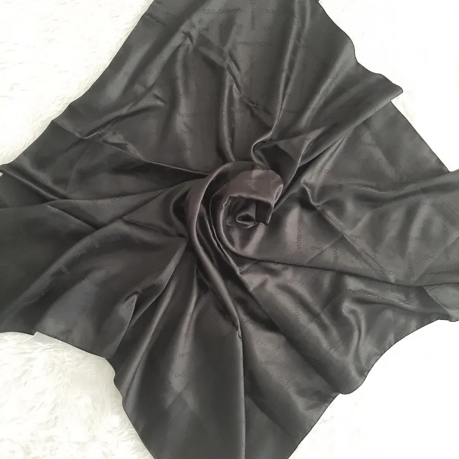 روسری مشکی ساتن ترک
