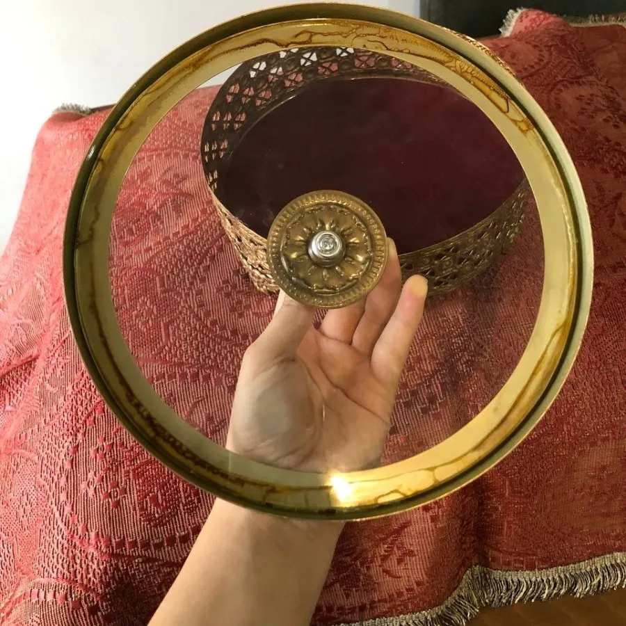 شکلات خوری فلزی در دار