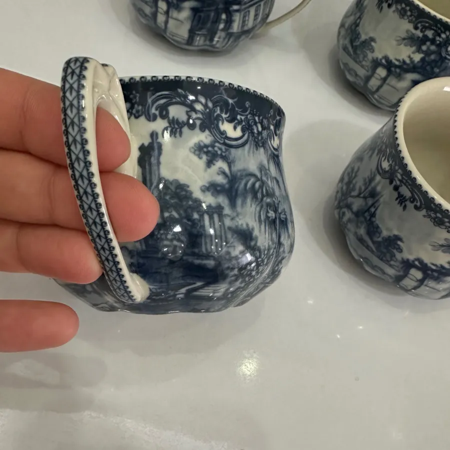 فنجان آبی انگلیسی