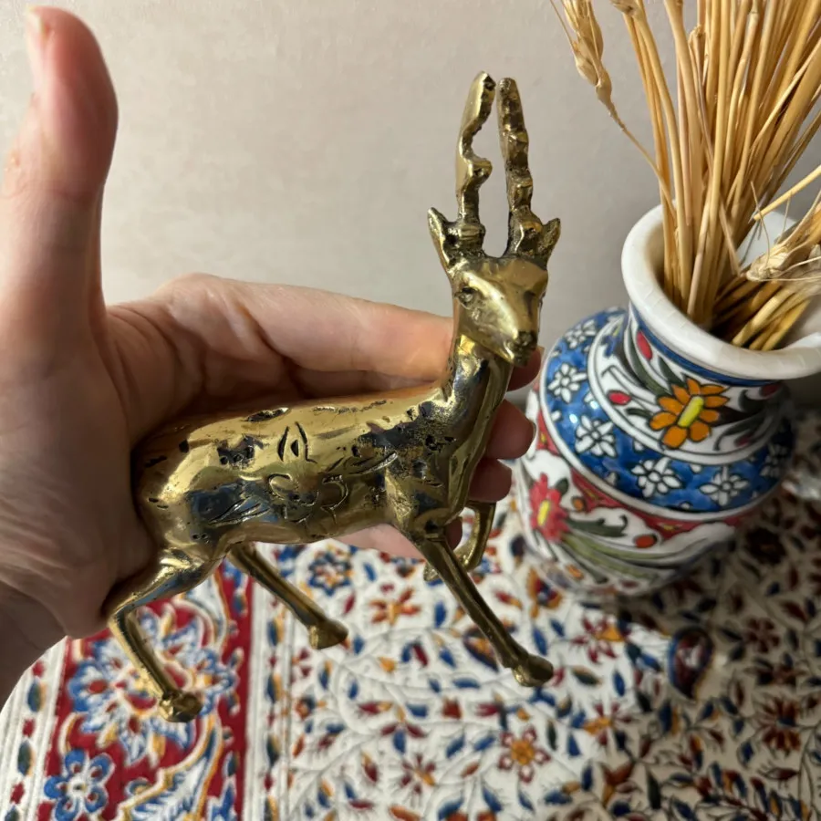 مجسمه برنجی