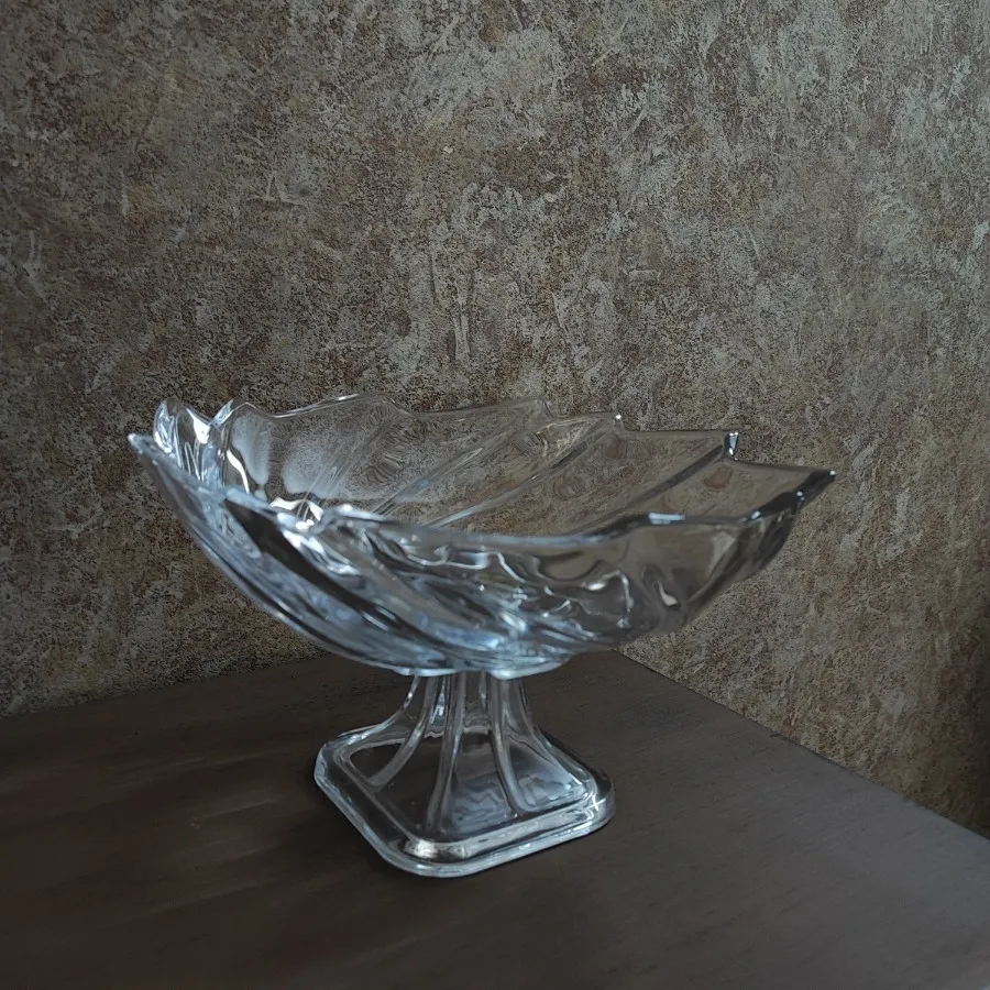 ظرف پایه دار