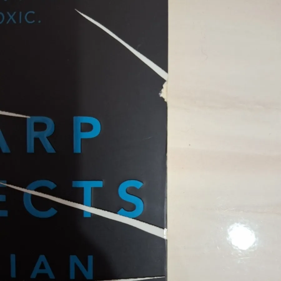 رمان sharp objects