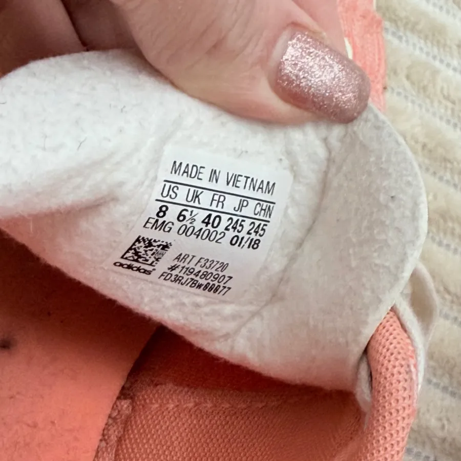 کفش adidas اصل ویتنام